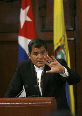 El presidente de Ecuador, Rafael Correa, durante una conferencia magistral en la Universidad de La Habana, 9 de enero de 2009. (AP) 