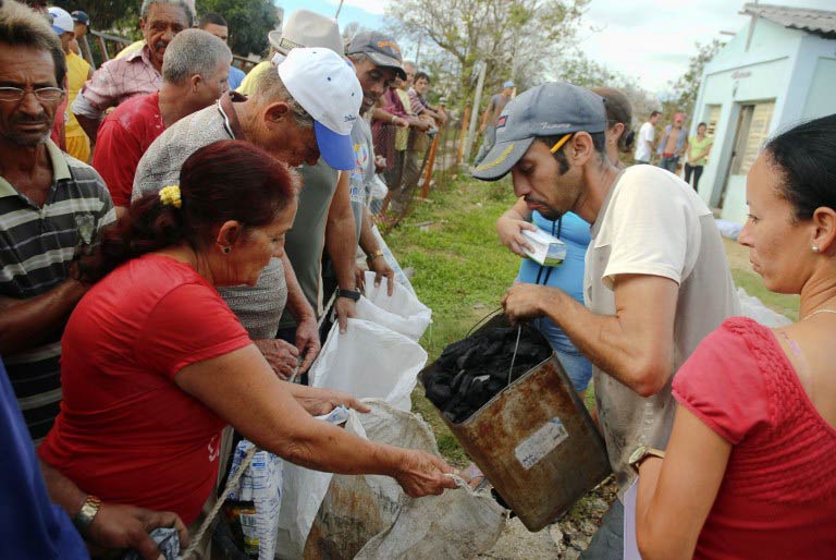 La Archidiócesis De Miami Envía Ayuda Para Los Damnificados De Sandy En Santiago De Cuba