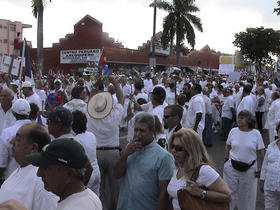 La Marcha en respaldo de las Damas de Blanco.