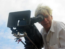 Humberto Solás, durante el rodaje de 'Barrio Cuba'