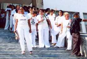 Damas de Blanco en las afueras del Tribunal Supremo de La Habana, 19 de marzo de 2009